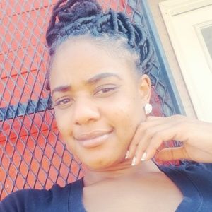 Meet your Posher, Alieshia